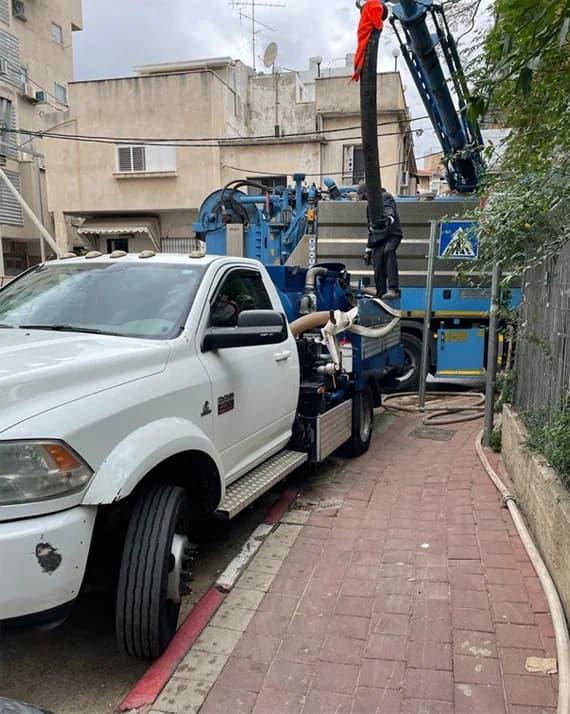 ביובית עבודה בסמטה